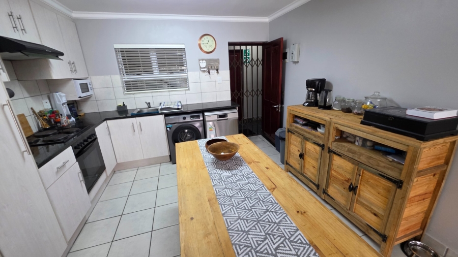 2 Bedroom Property for Sale in Island View Western Cape